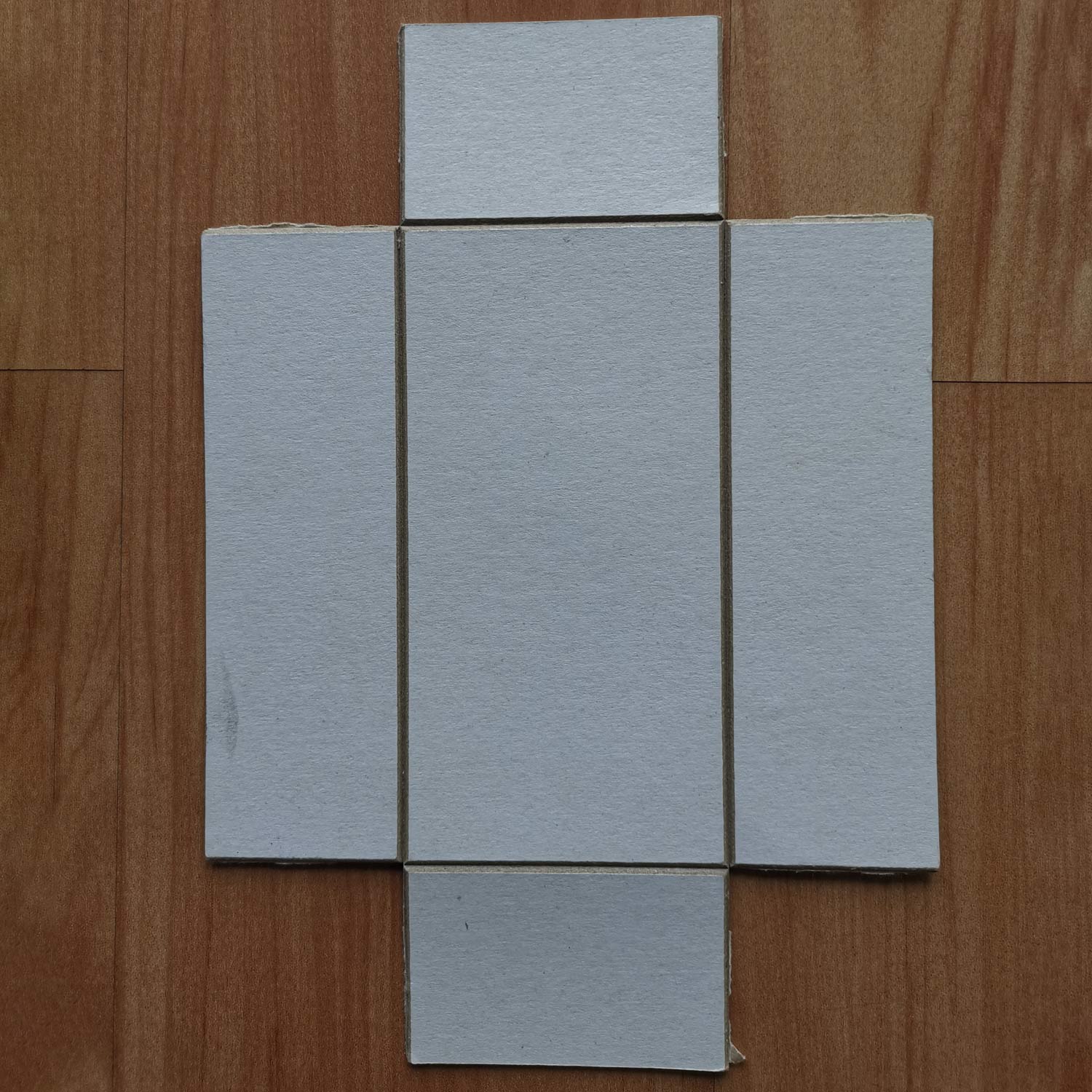 Laminated paperboard